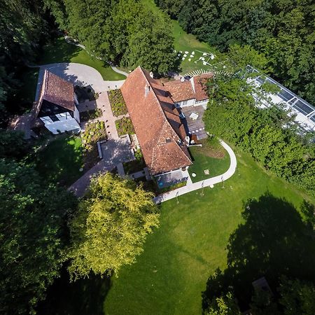 Domaine Du Kaegy - Hebergements 5 Etoiles Steinbrunn-le-Bas Exterior photo